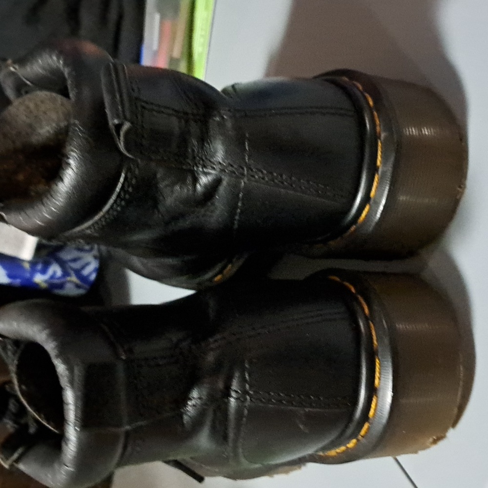 Doc Martins 6( 11" from toe to heal) I bought for size 6.5 to big. - Picture 4 of 8